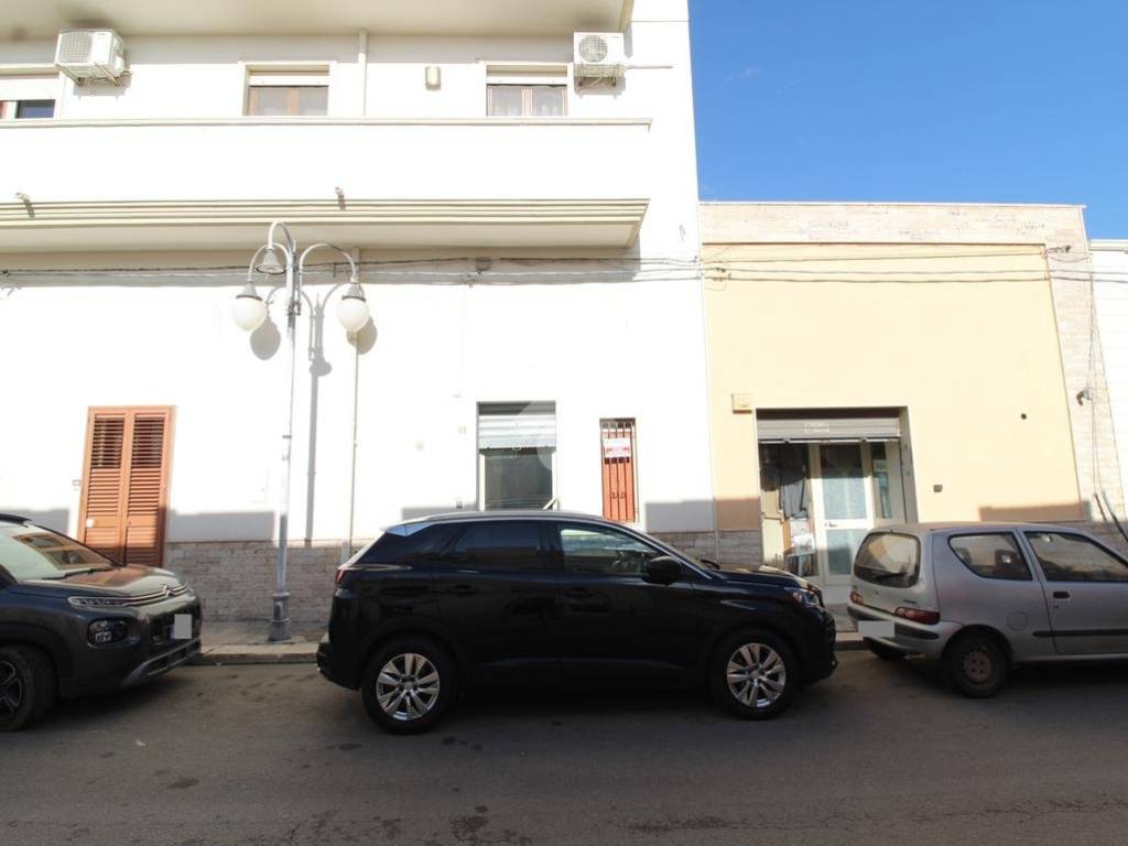 negozio in vendita a Brindisi in zona Tuturano
