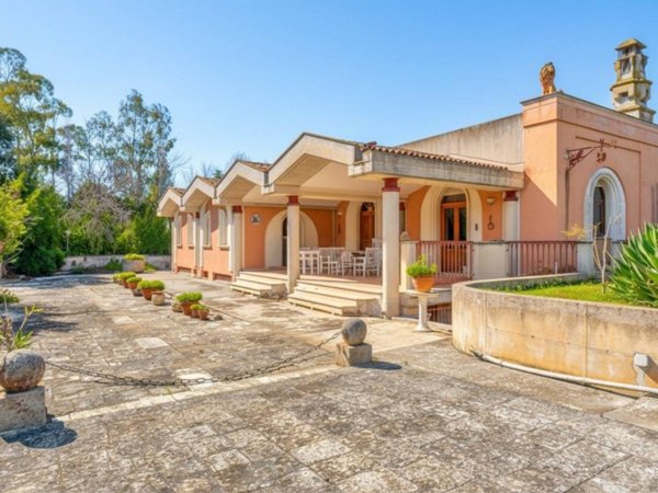 casa indipendente in vendita a Brindisi in zona Minnuta
