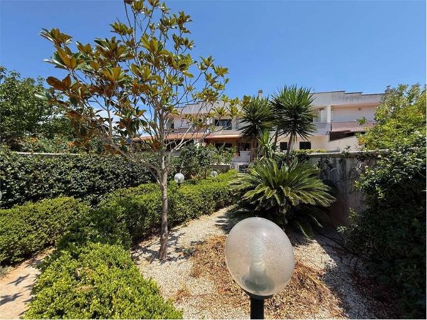 casa indipendente in vendita a Brindisi in zona Paradiso
