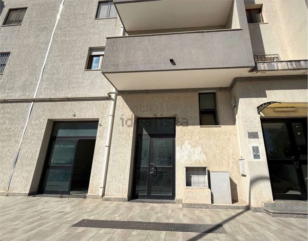 locale commerciale in vendita a Brindisi in zona Sant'Angelo