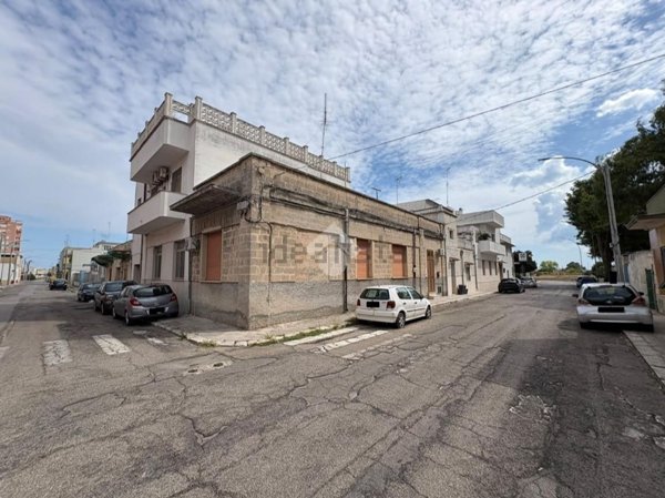 casa indipendente in vendita a Brindisi in zona Perrino
