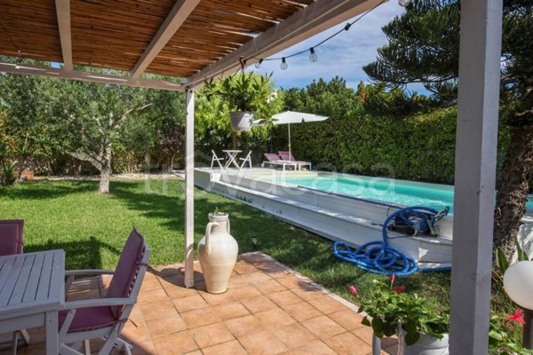 casa indipendente in vendita a Brindisi in zona Santa Maria del Casale