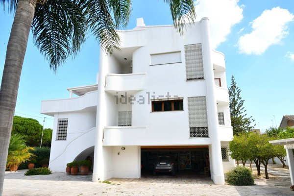 casa indipendente in vendita a Brindisi in zona Centro Città