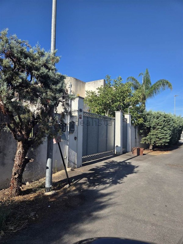 casa indipendente in vendita a Brindisi in zona Minnuta