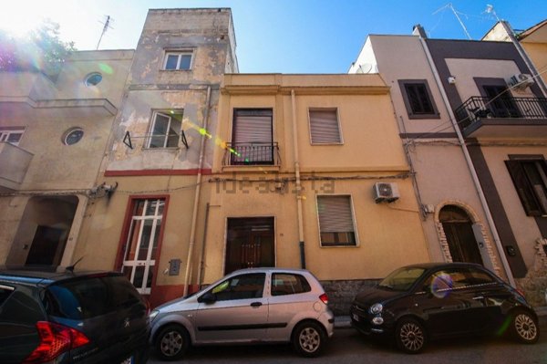 casa indipendente in vendita a Brindisi in zona Cappuccini