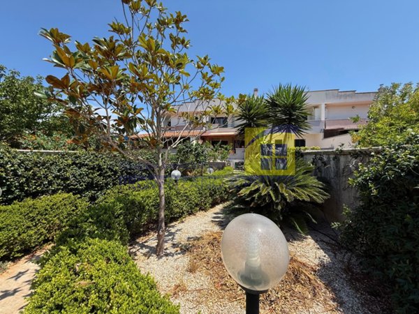 casa indipendente in vendita a Brindisi in zona Santa Maria del Casale