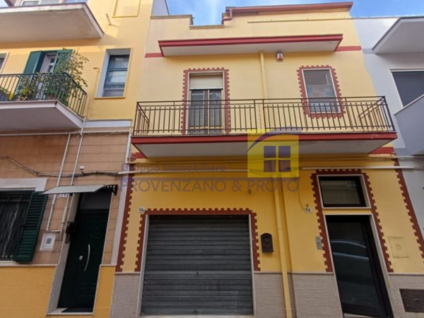 casa indipendente in vendita a Brindisi in zona Commenda