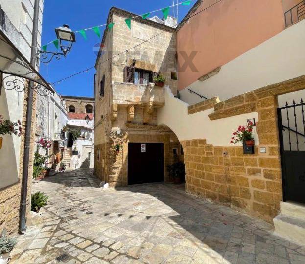 casa indipendente in vendita a Brindisi in zona Centro Città
