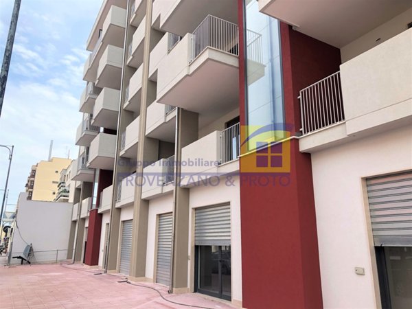 casa indipendente in vendita a Brindisi in zona Commenda