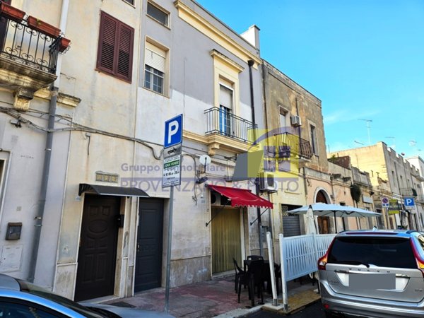 locale commerciale in vendita a Brindisi in zona Commenda