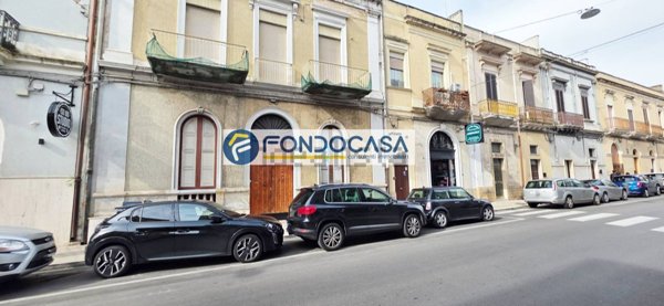 casa indipendente in vendita a Brindisi in zona Centro Città