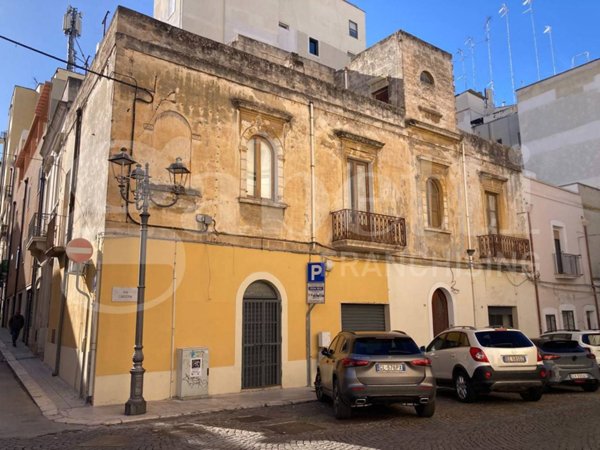 casa indipendente in vendita a Brindisi in zona Centro Città