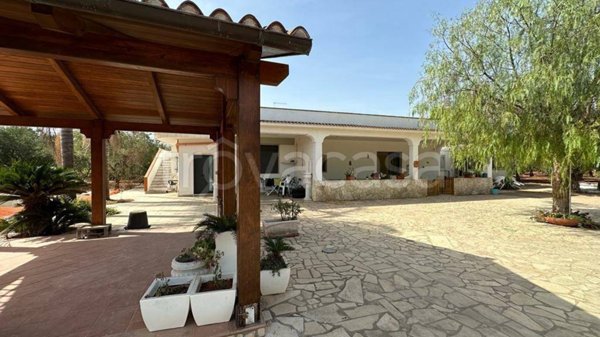 casa indipendente in vendita a Carovigno in zona Torre Santa Sabina