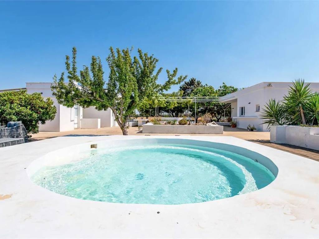 casa indipendente in vendita a Carovigno