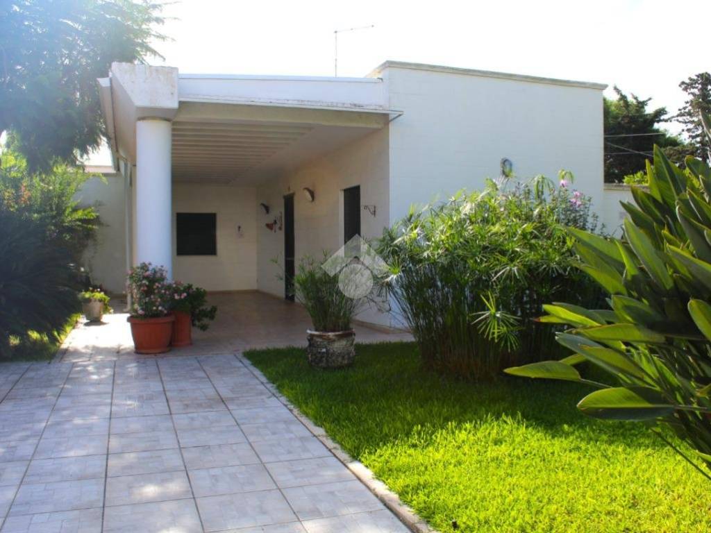 casa indipendente in vendita a Carovigno