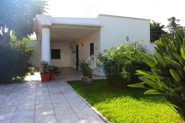 casa indipendente in vendita a Carovigno