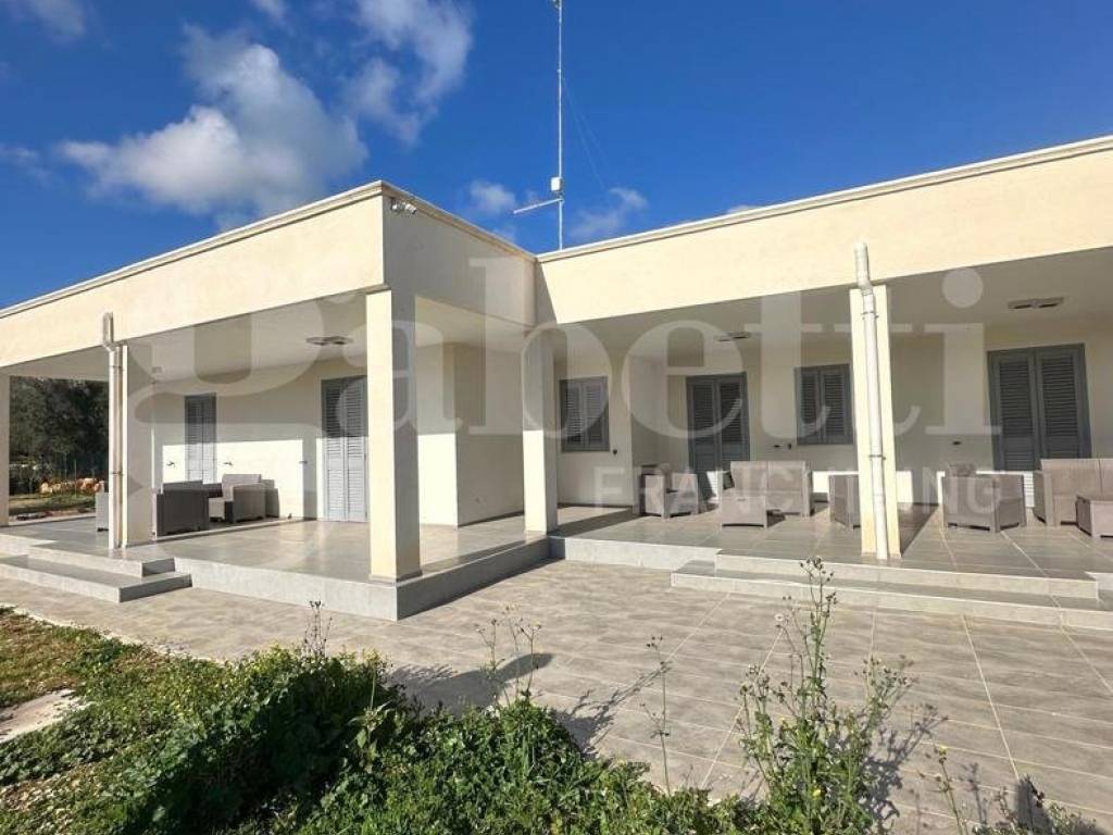 casa indipendente in vendita a Carovigno