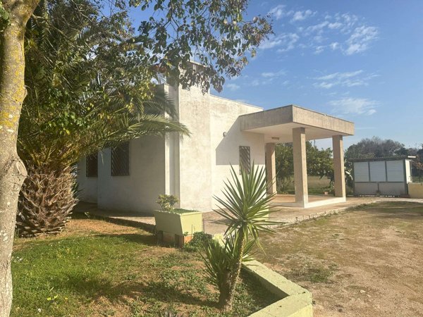 casa indipendente in vendita a Carovigno in zona Serranova