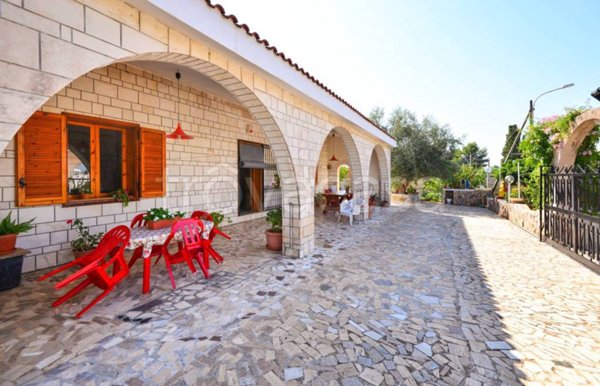 casa indipendente in vendita a Carovigno