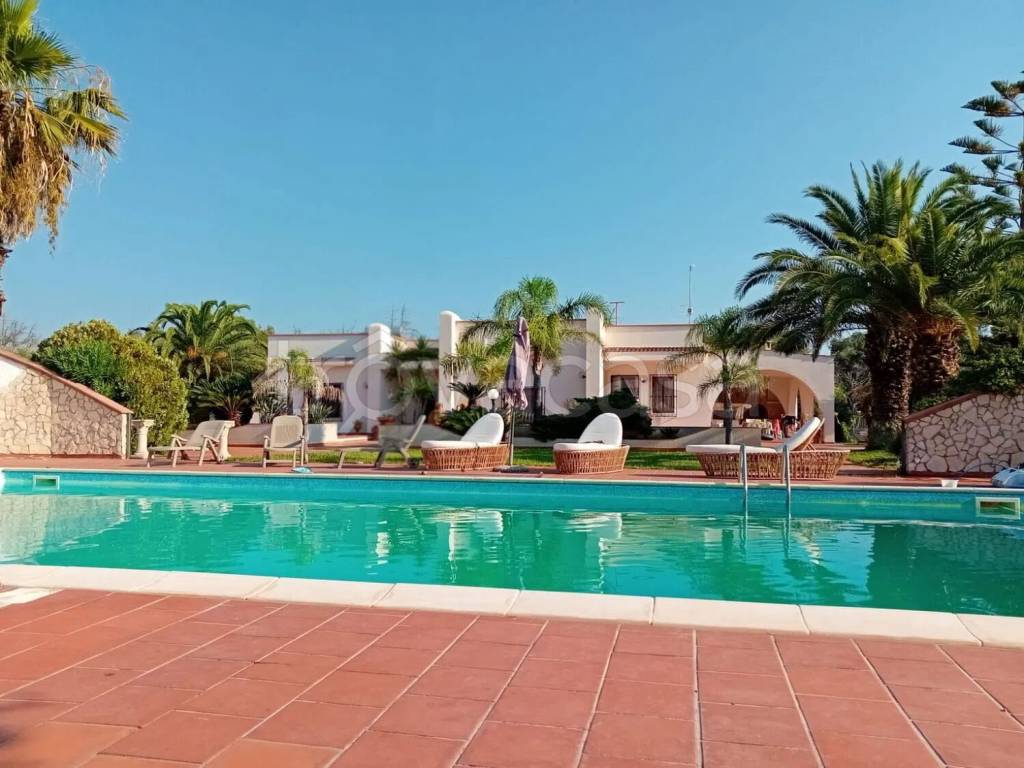 casa indipendente in vendita a Carovigno in zona Serranova