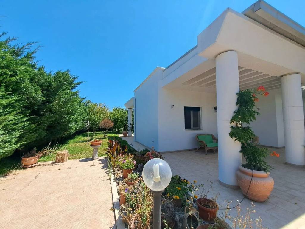 casa indipendente in vendita a Carovigno