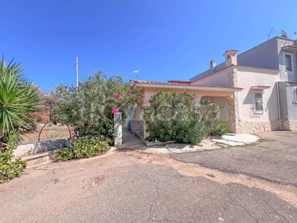 casa indipendente in vendita a Carovigno in zona Serranova