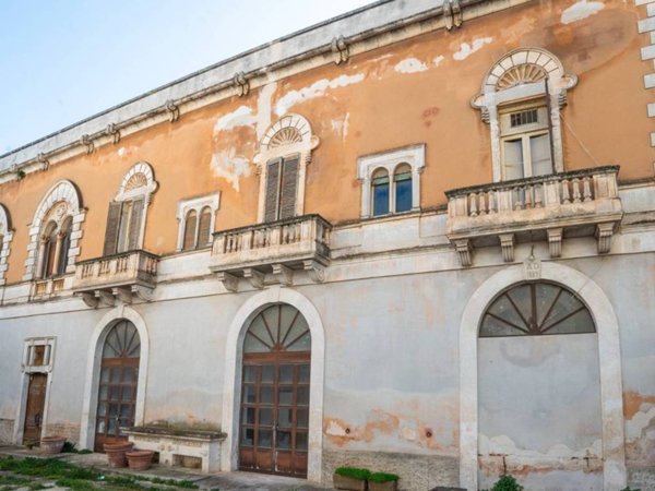 intera palazzina in vendita a Carovigno