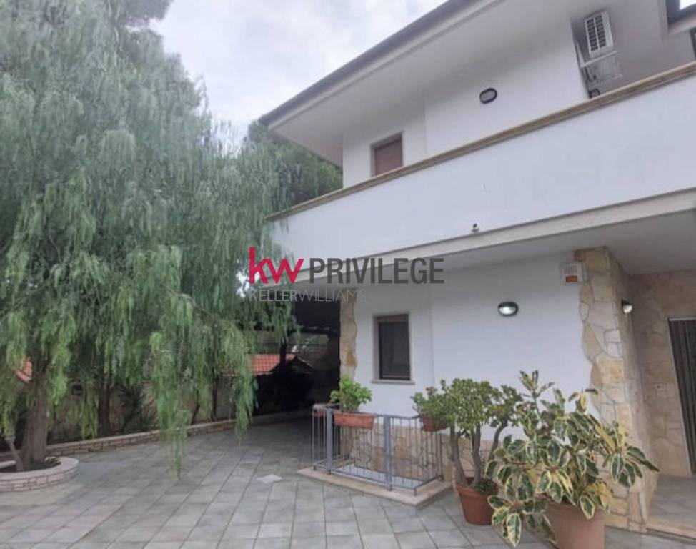 casa indipendente in vendita a Carovigno