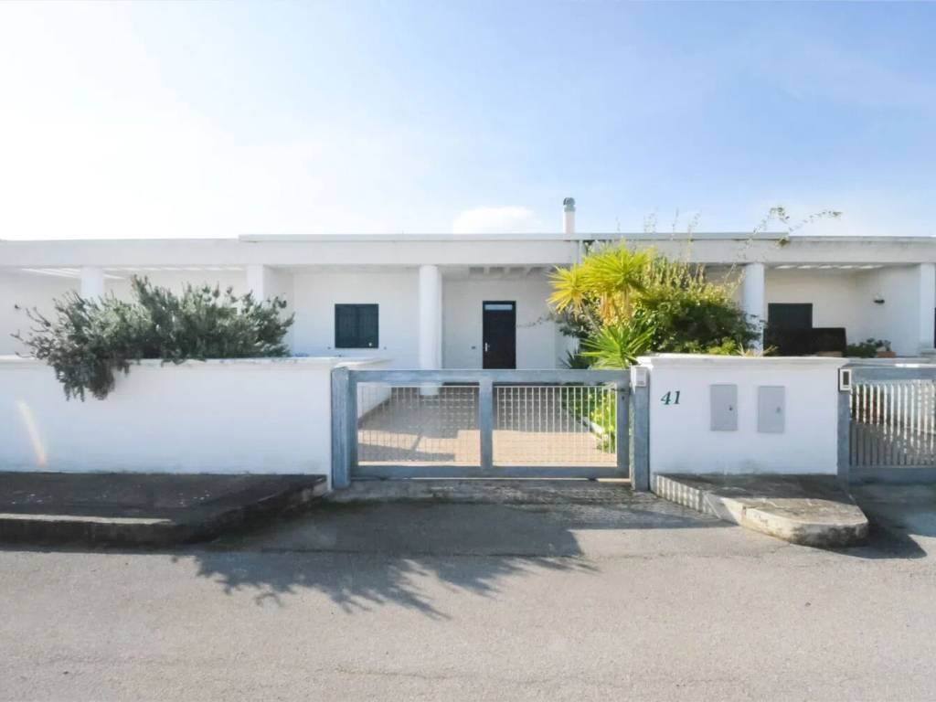 casa indipendente in vendita a Carovigno