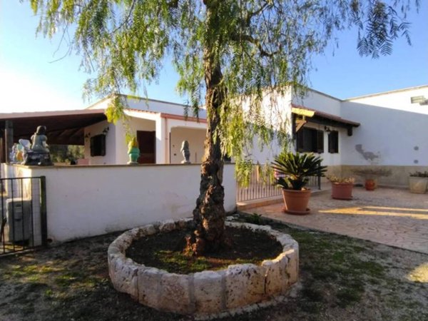 casa indipendente in vendita a Carovigno