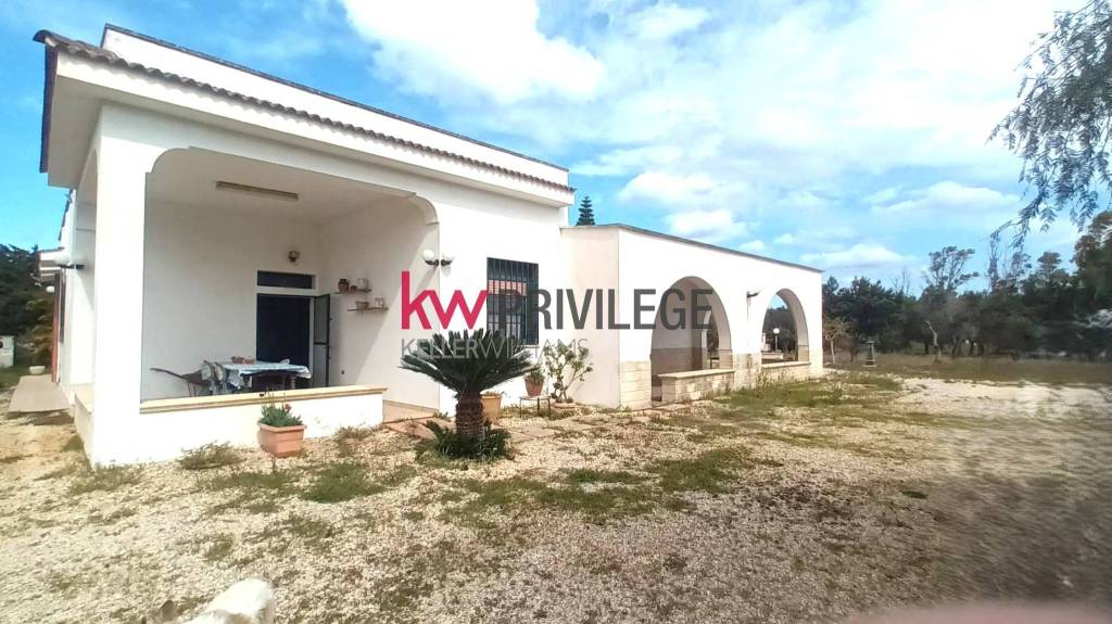 casa indipendente in vendita a Carovigno