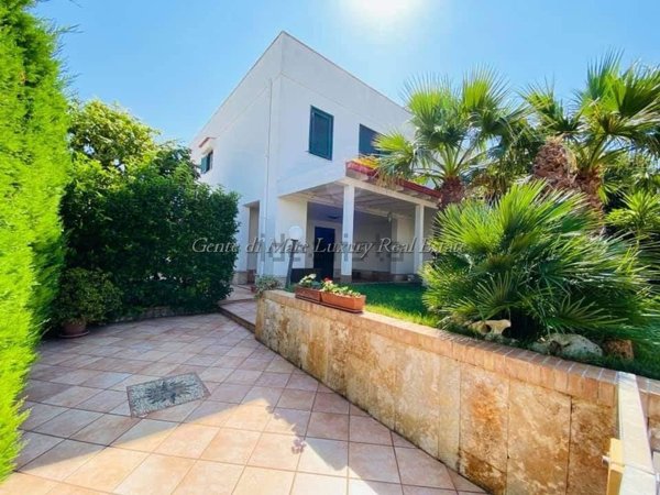 casa indipendente in vendita a Carovigno