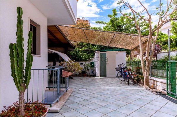 casa indipendente in vendita a Carovigno