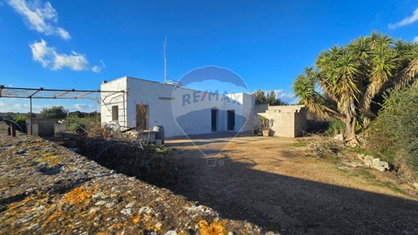 casa indipendente in vendita a Carovigno