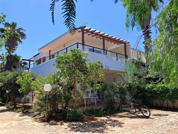 casa indipendente in vendita a Carovigno