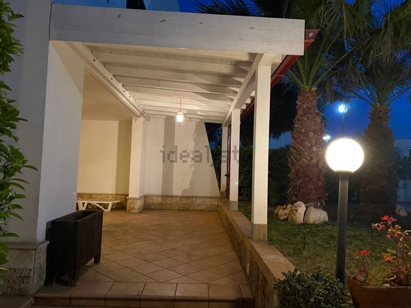 casa indipendente in vendita a Carovigno in zona Torre Santa Sabina