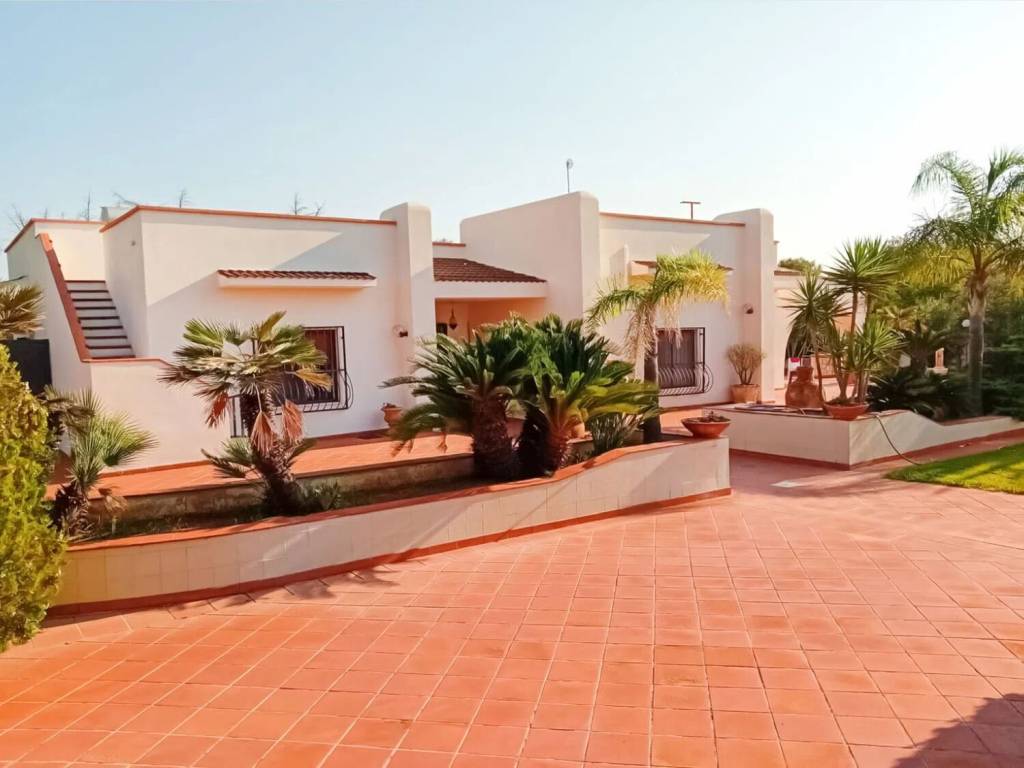casa indipendente in vendita a Carovigno