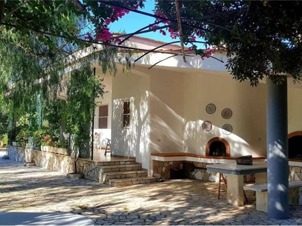 casa indipendente in vendita a Carovigno