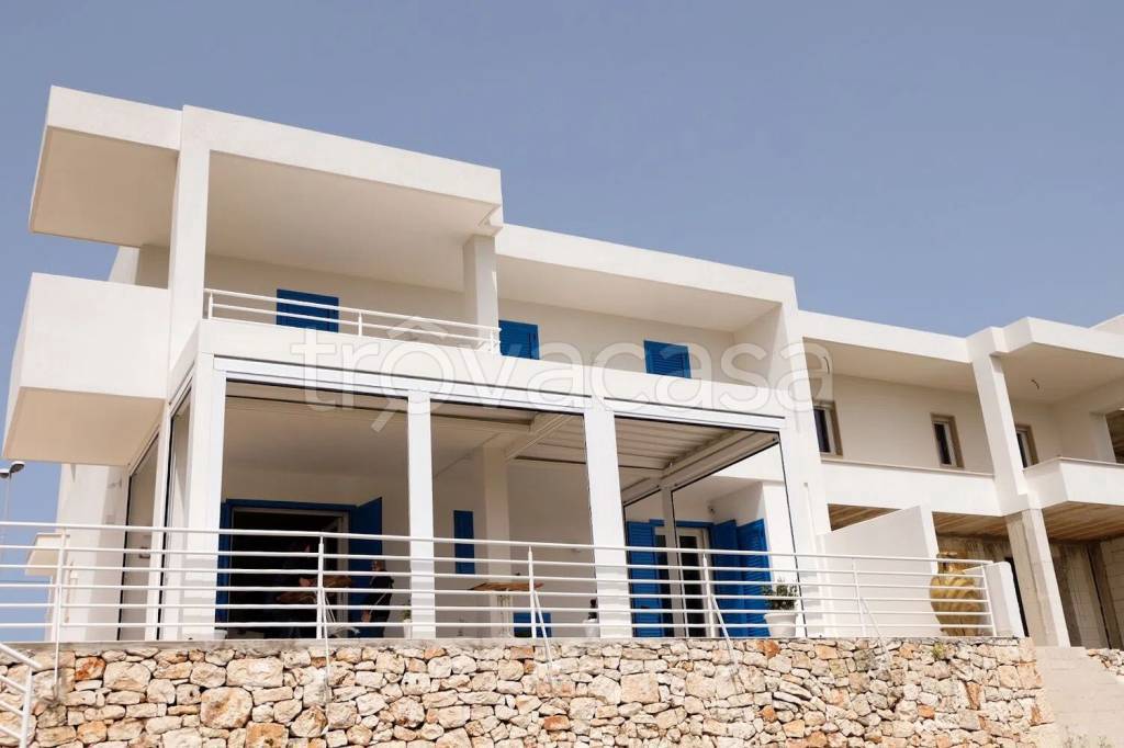 casa indipendente in vendita a Carovigno in zona Torre Santa Sabina