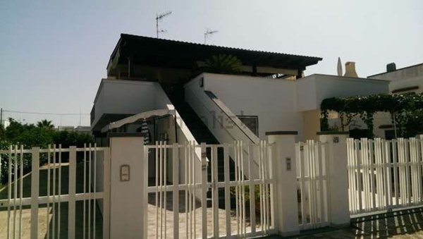 casa indipendente in vendita a Carovigno in zona Torre Santa Sabina