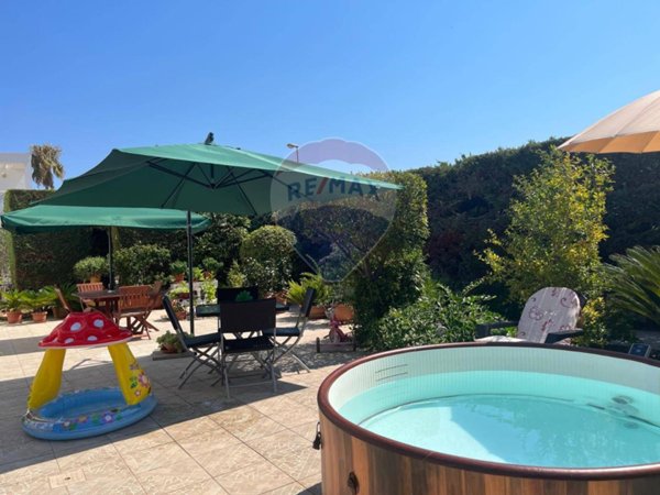casa indipendente in vendita a Carovigno