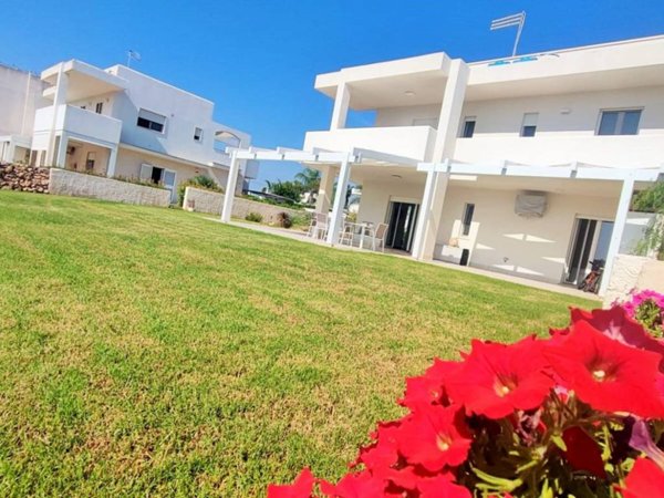casa indipendente in vendita a Carovigno