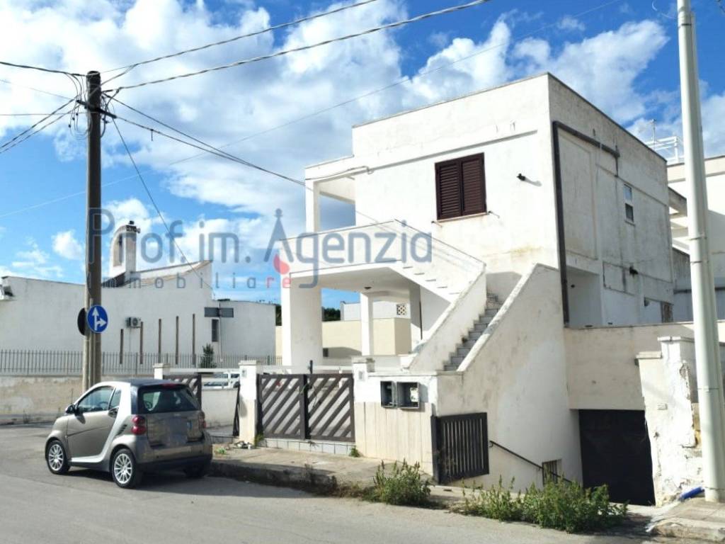 appartamento in vendita a Carovigno in zona Torre Santa Sabina