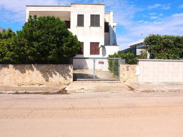 appartamento in vendita a Carovigno in zona Torre Santa Sabina