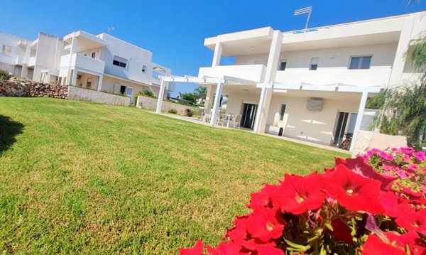 casa indipendente in vendita a Carovigno in zona Torre Santa Sabina