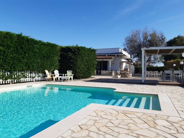 casa indipendente in vendita a Carovigno
