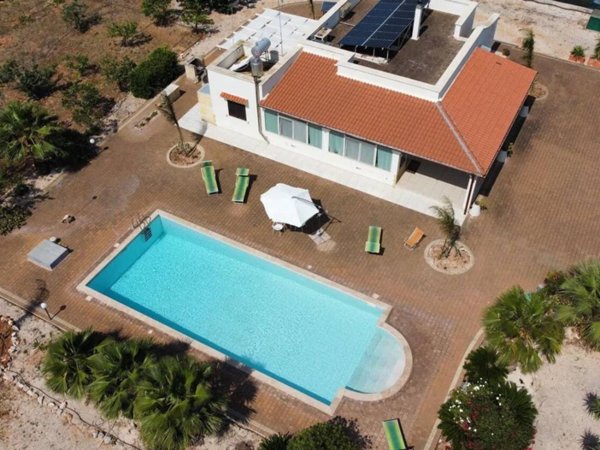 casa indipendente in vendita a Carovigno