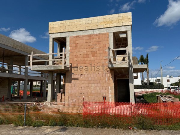 casa indipendente in vendita a Carovigno in zona Torre Santa Sabina