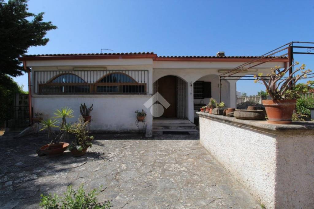 casa indipendente in vendita a Carovigno in zona Serranova