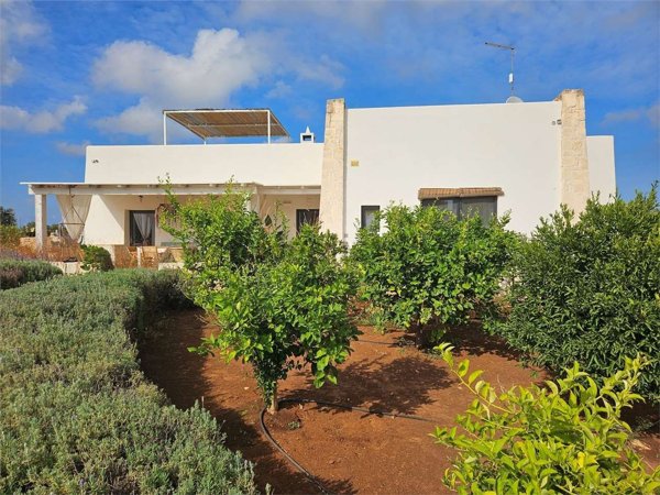 casa indipendente in vendita a Carovigno